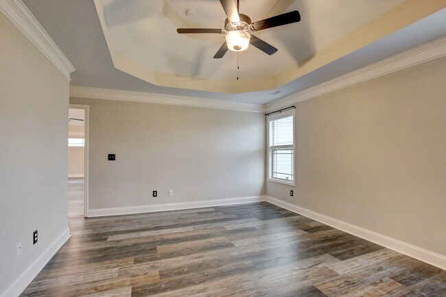Building Photo - Sharp 3bed 2 ba.  upgrades throughout.