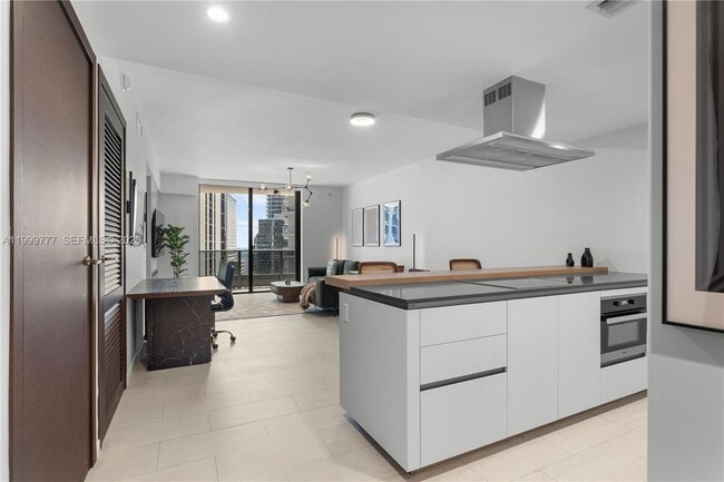 Building Photo - 1000 Brickell Plaza