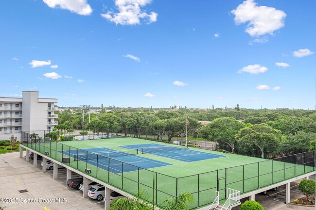 Building Photo - 8700 Ridgewood Ave