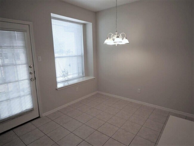 Building Photo - 1705 Honey Creek Ln