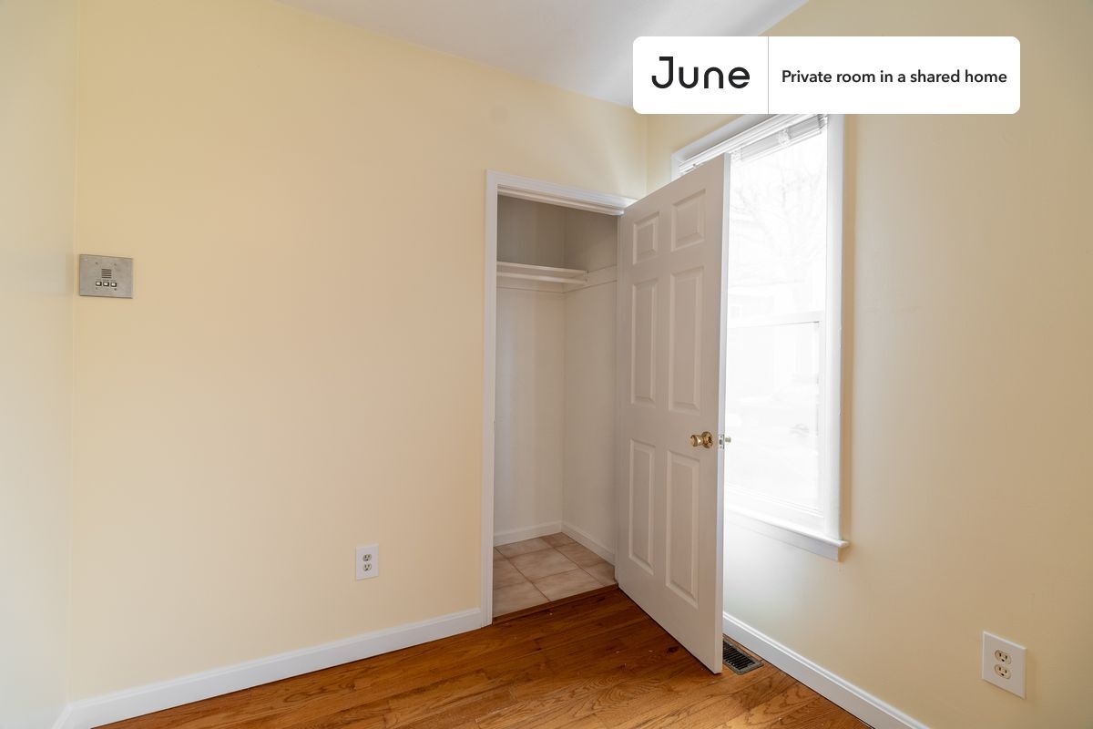 Building Photo - Room in Shared 3 bed/2 bath home in East Boston