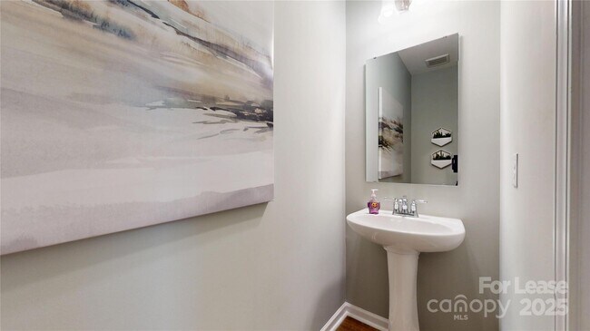 Building Photo - 2888 Yeager Dr NW