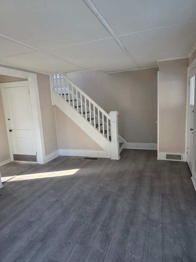 Building Photo - 35 Buffalo St