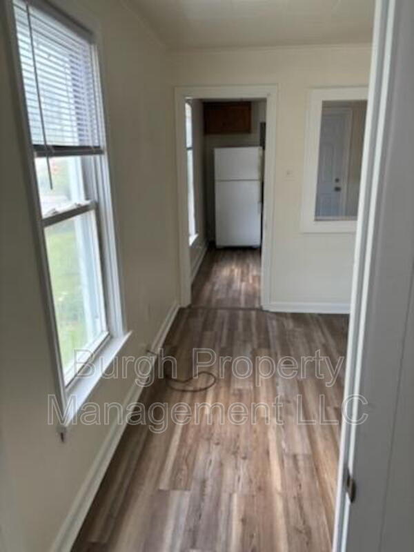 Building Photo - 129 Chess St
