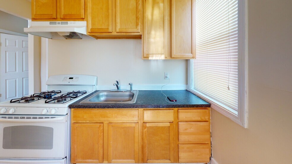 Primary Photo - 14 Langdon St