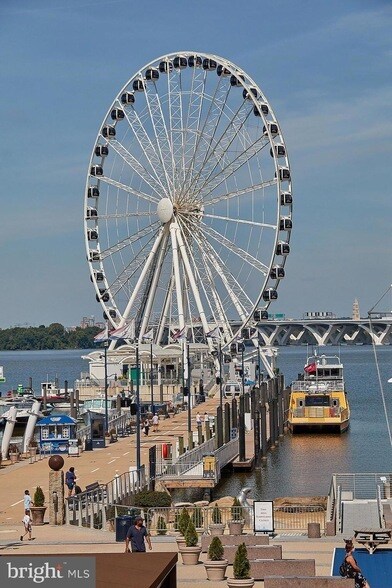 Building Photo - 145 Riverhaven Dr