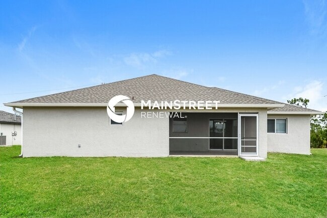 Building Photo - 4 Bedroom Pet-Friendly Home in Cape Coral, FL with Main Street Renewal