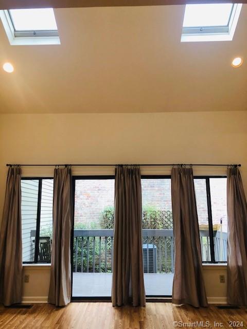 Building Photo - 2437 Bedford St