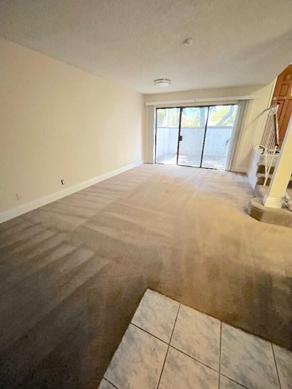 Building Photo - 111 E Rosewood Ct