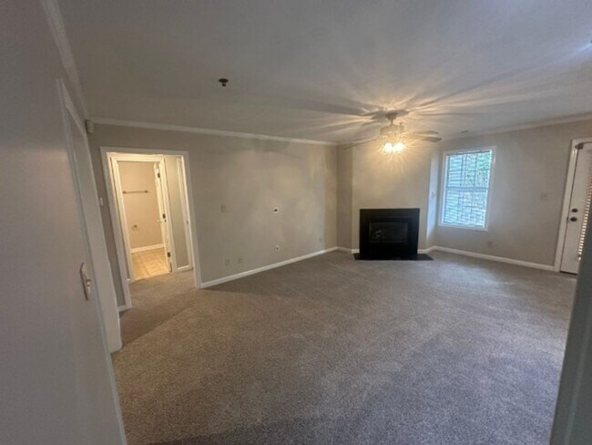 Building Photo - 267 Waterdown Dr