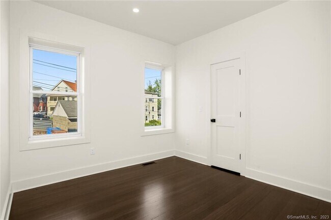 Building Photo - 28 Congress Ave