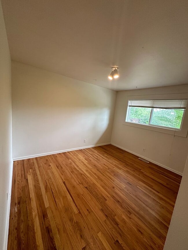 Building Photo - Pre Lease!! Great House