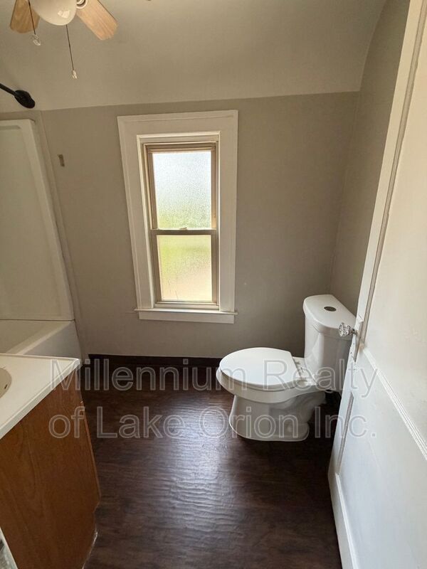 Building Photo - 49 Neome Dr