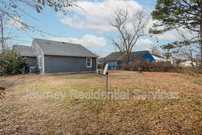 Building Photo - 1547 Bingham Dr