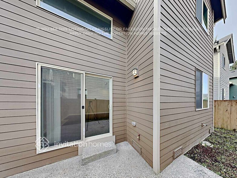 Building Photo - 9213 1st Pl SE