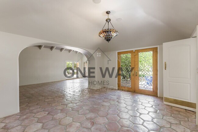 Building Photo - 49 Biltmore Estates Dr