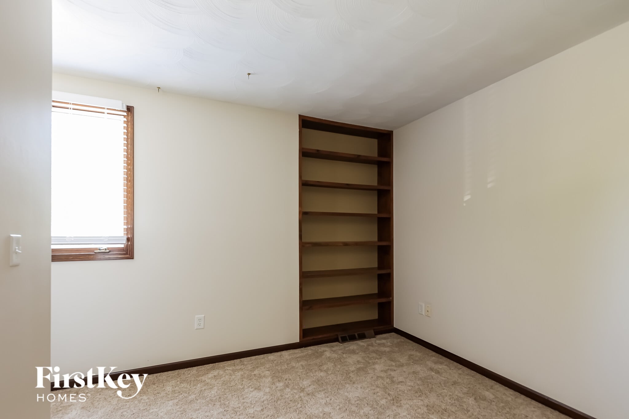 Building Photo - 581 Brightstone Dr