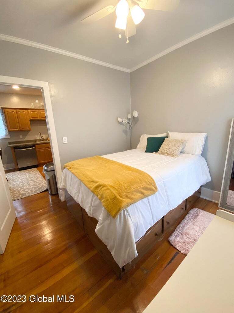 Bedroom 3 - nice an bright - 104 Catherine St