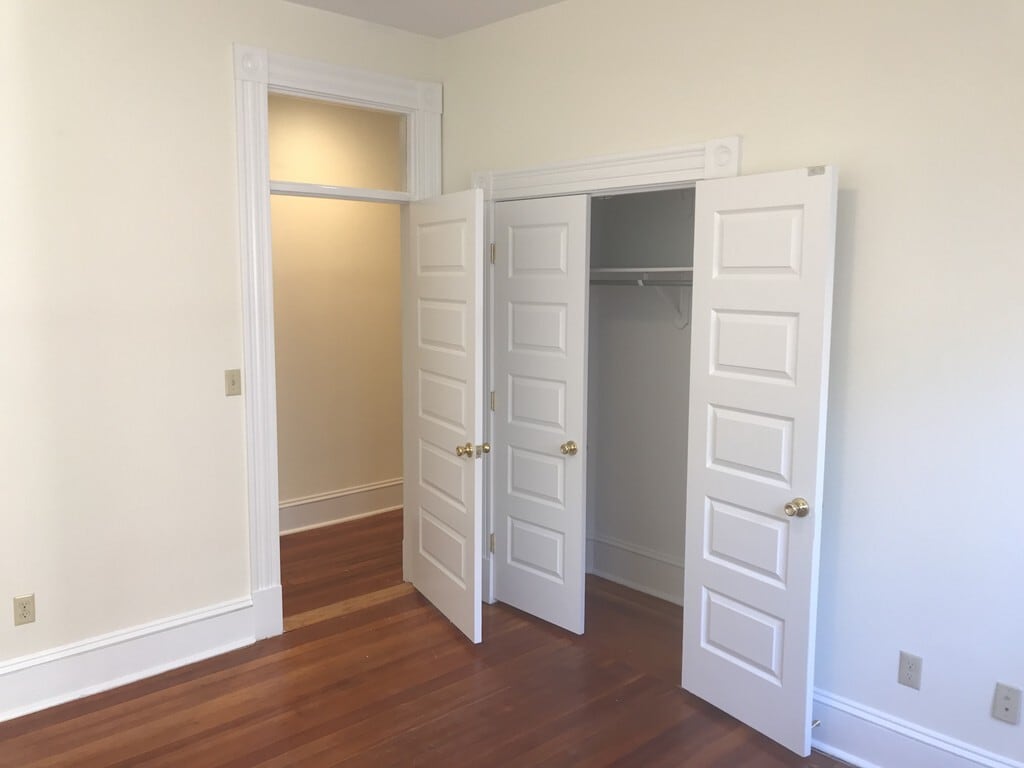 Building Photo - 1574 Beacon St