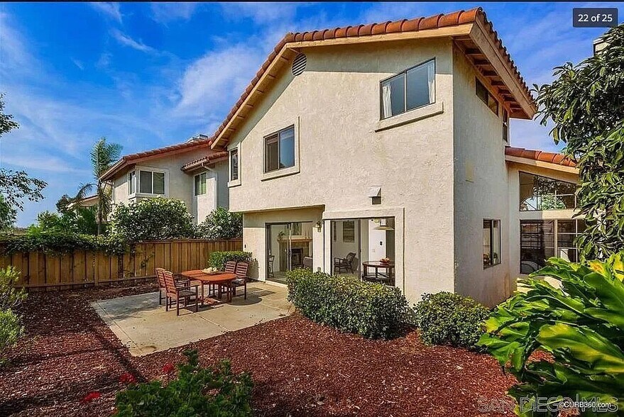 Building Photo - 10734 Chinon Cir