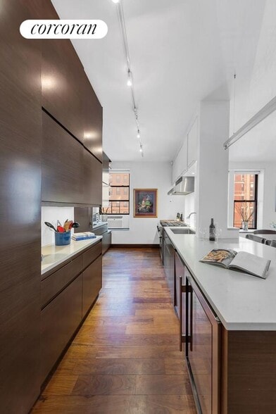 Building Photo - 401 W End Ave