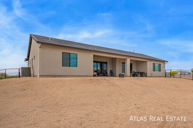 Building Photo - 15532 E Palo Brea Ln