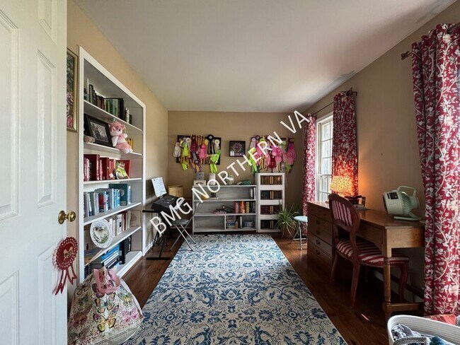 Building Photo - 10205 Daylily Ct