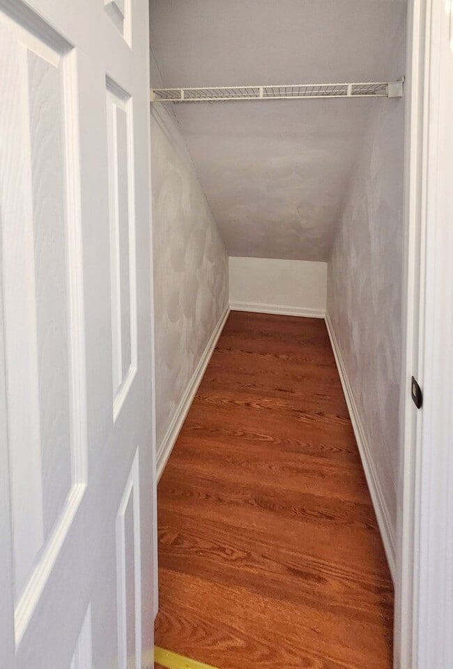 Building Photo - Beautifully remodeled townhouse with garage.