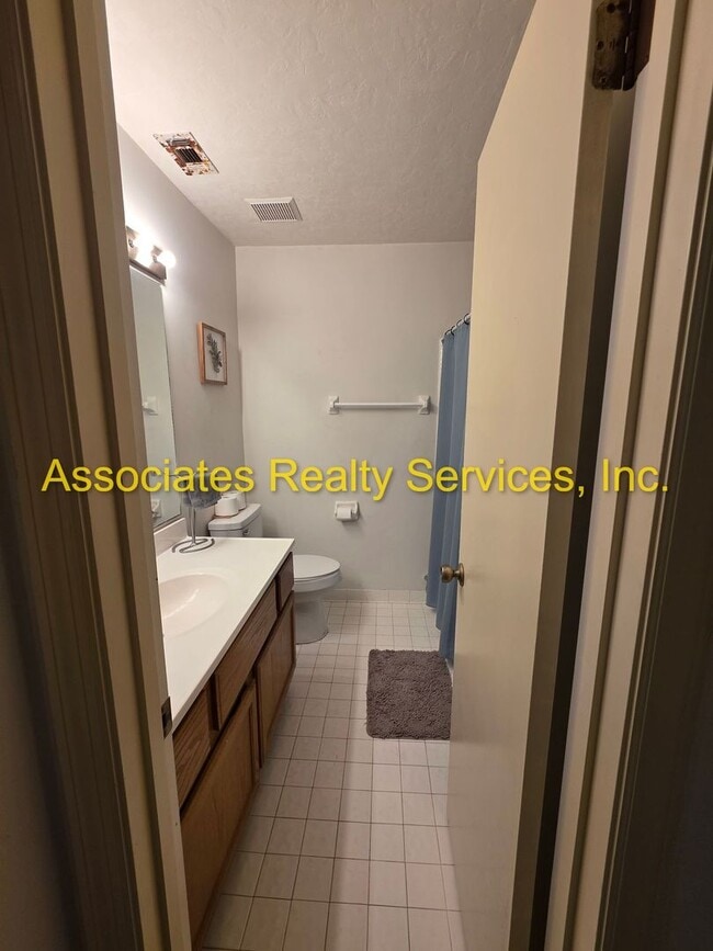 Building Photo - Mill Pond accross from G'ville Health and Fitness