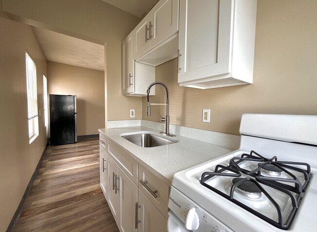 Building Photo - 25 Oakland Ave