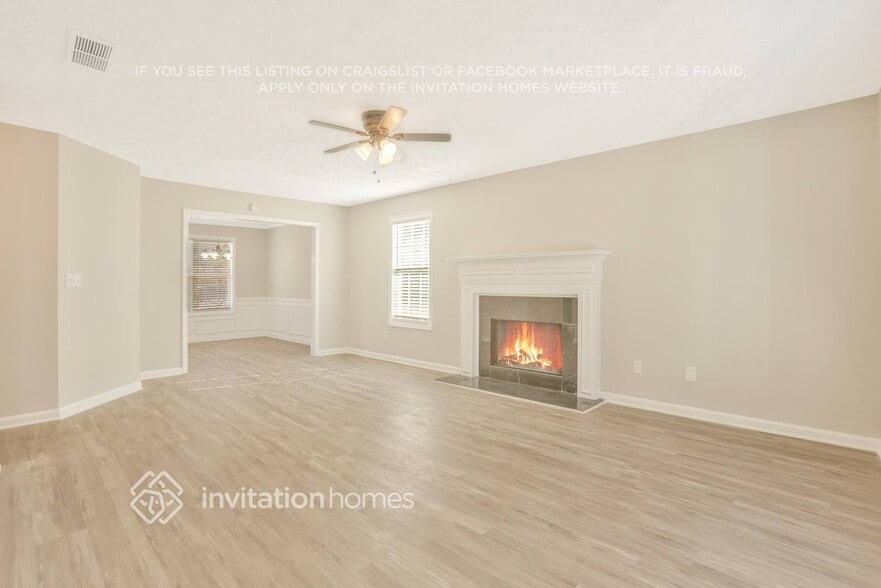 Building Photo - 115 E Lawn Dr