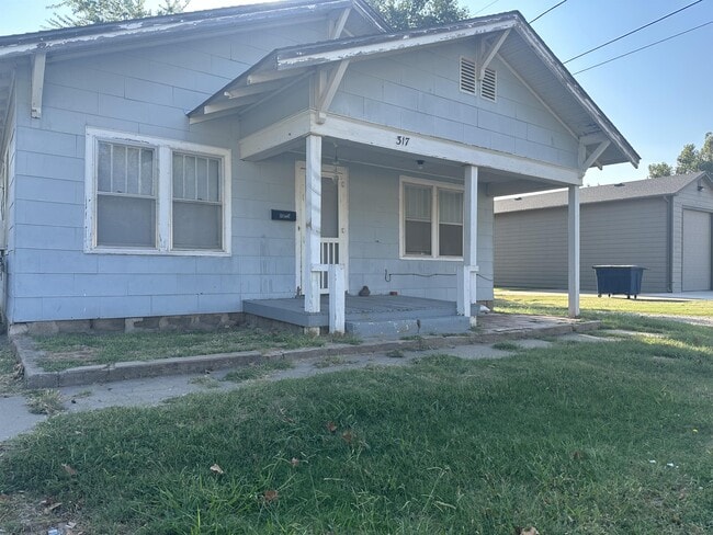 Primary Photo - 317 N Jackson St