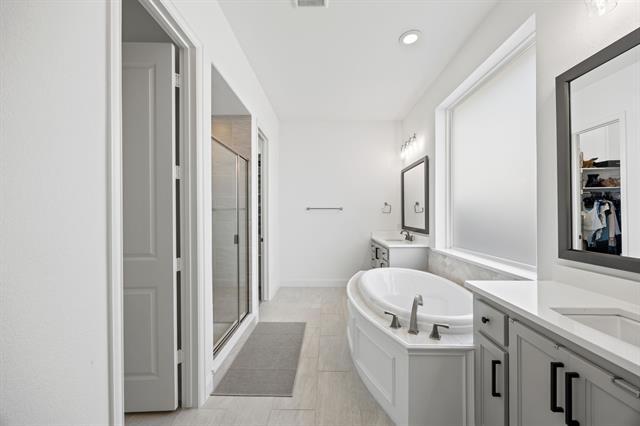 Building Photo - 4411 Silver Spur Dr