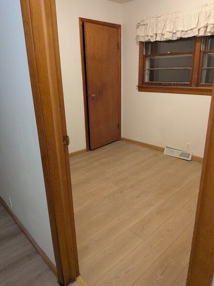Building Photo - 506 Noble Ct
