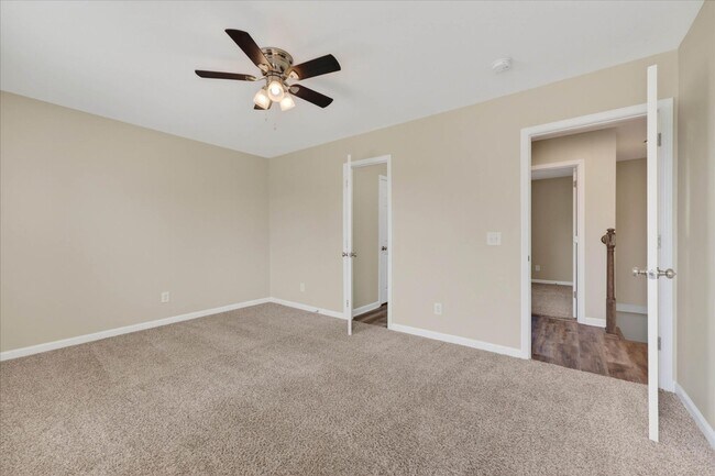 Building Photo - Pet Friendly Two Bedroom!