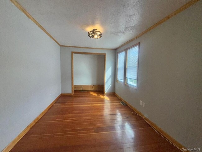 Building Photo - 16 Lake Ave