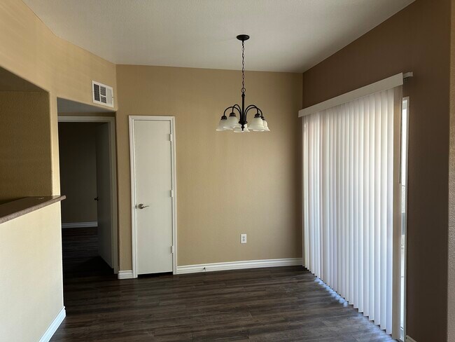 Building Photo - 7255 W Sunset Rd