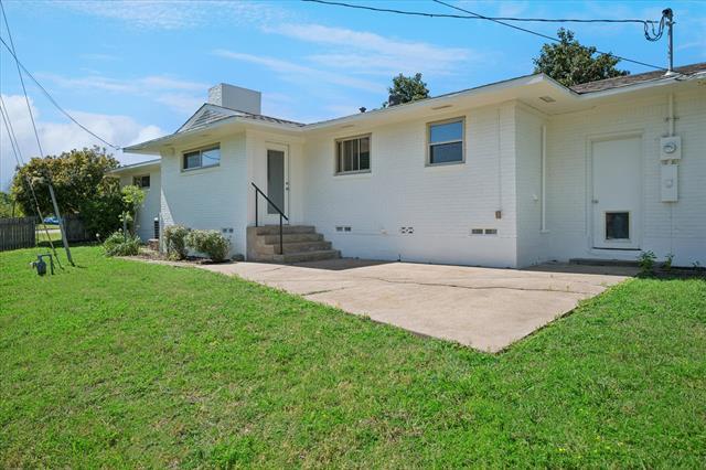 Building Photo - 202 Joe White St