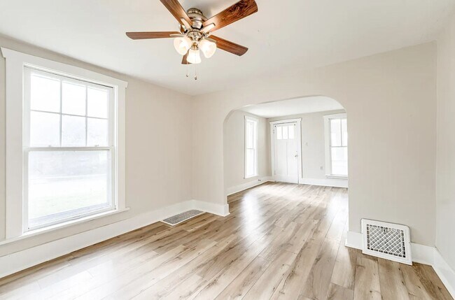 Building Photo - Adorable 1 story home is needing YOU!