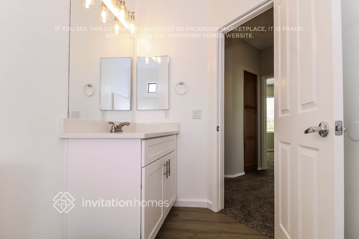 Building Photo - 8932 W Grovers Ave