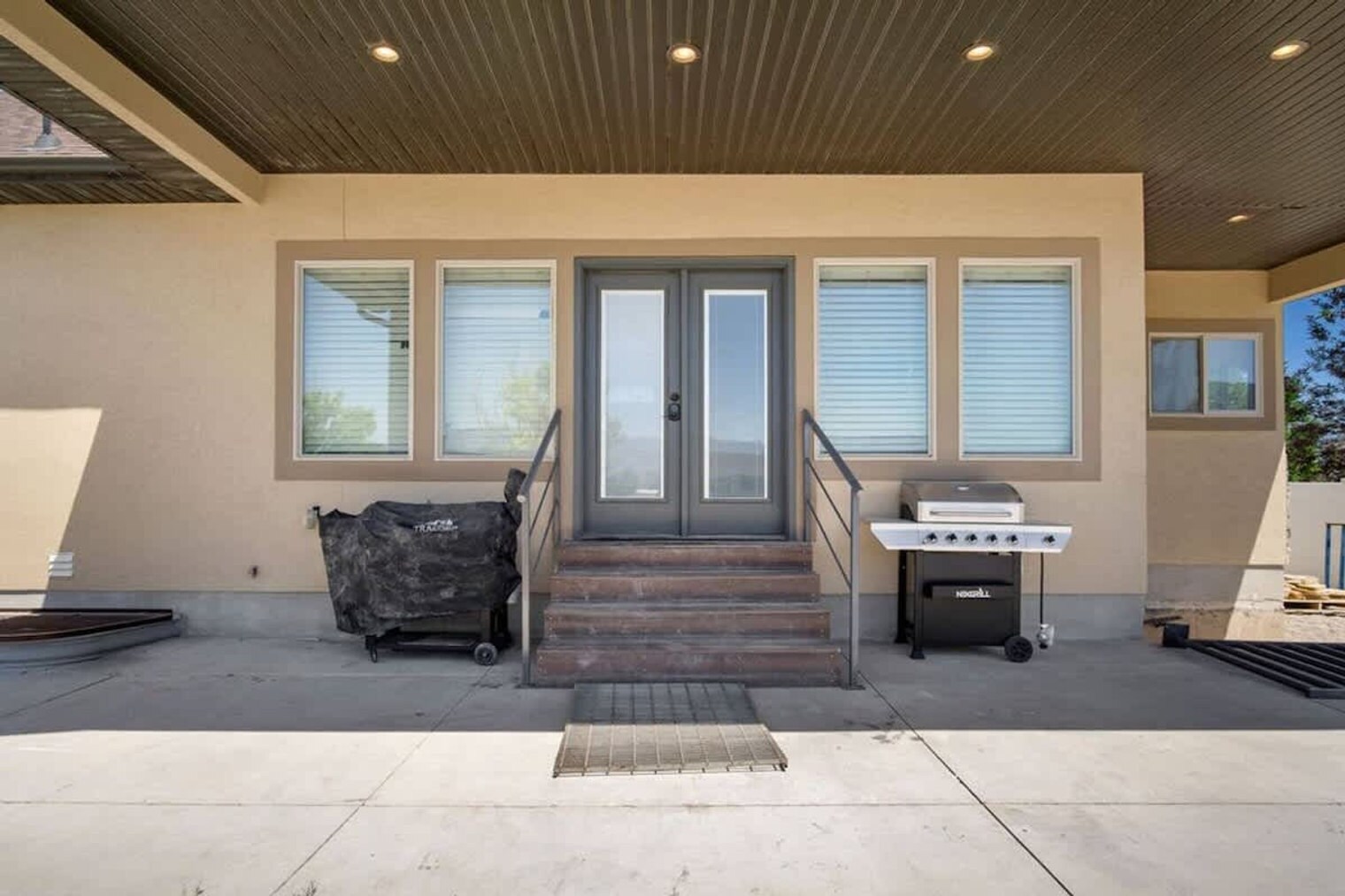 Building Photo - 358 S Wrangler Ct