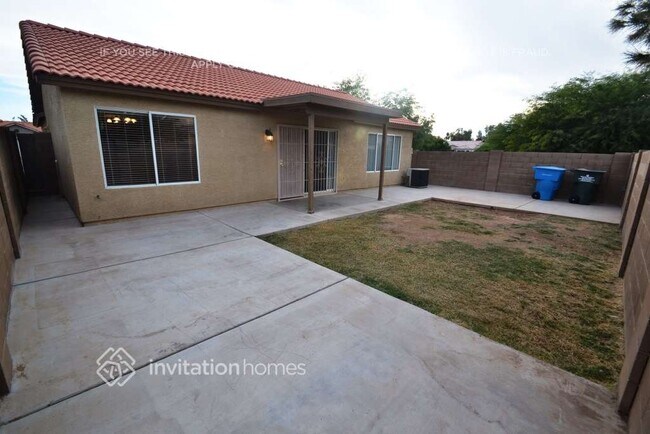 Building Photo - 8346 W Cypress St