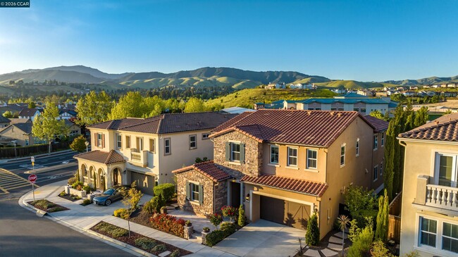 Building Photo - 2004 Drysdale St