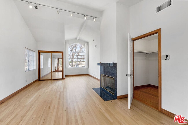 Building Photo - 2823 Coolidge Ave