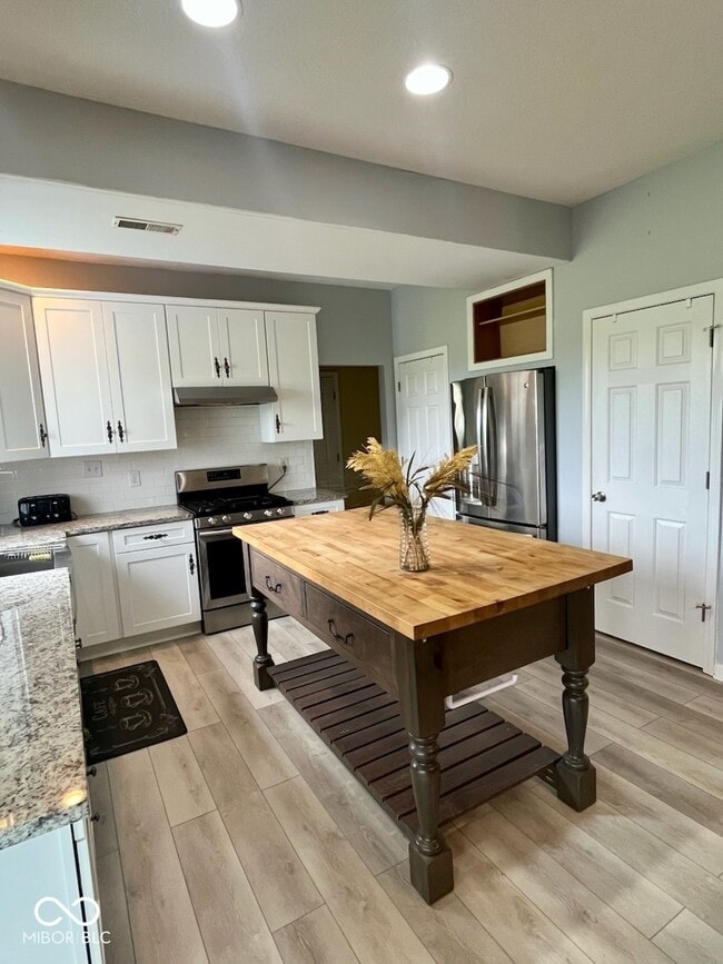 Building Photo - 9459 N State Rd 267