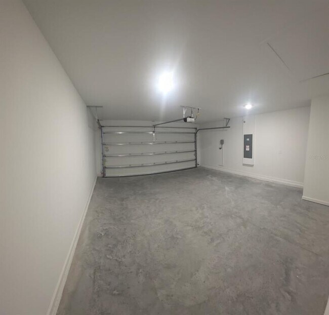 Building Photo - 8325 SW 42nd Cir