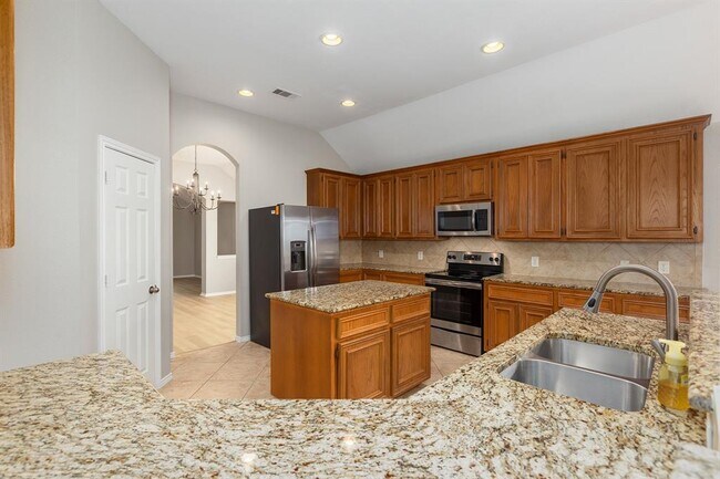 Building Photo - 13039 Golden Water Ct
