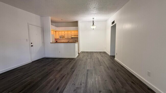 Building Photo - 9419 S Belfort Cir