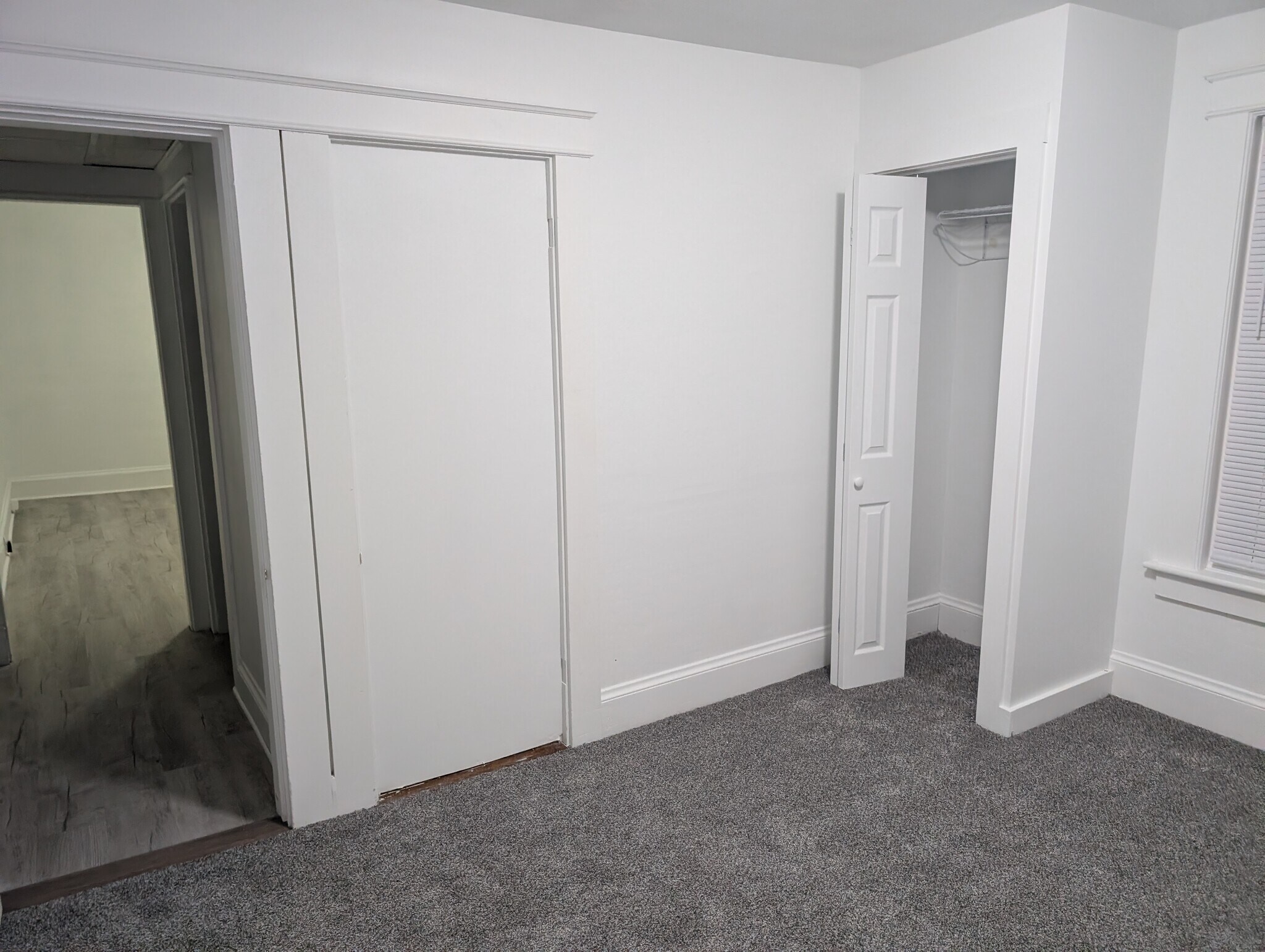 Building Photo - 157 School St