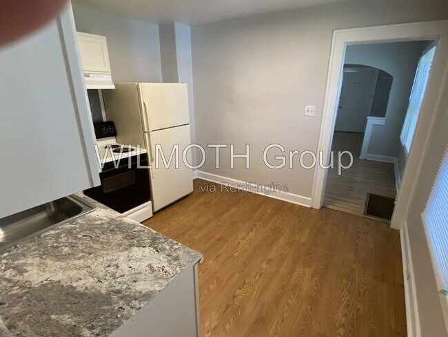 Building Photo - 1533 Kappes St